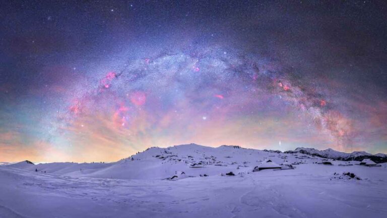 Potret Galaksi Bima Sakti : dalam Pemandangan Musim Dingin di Slovenia
