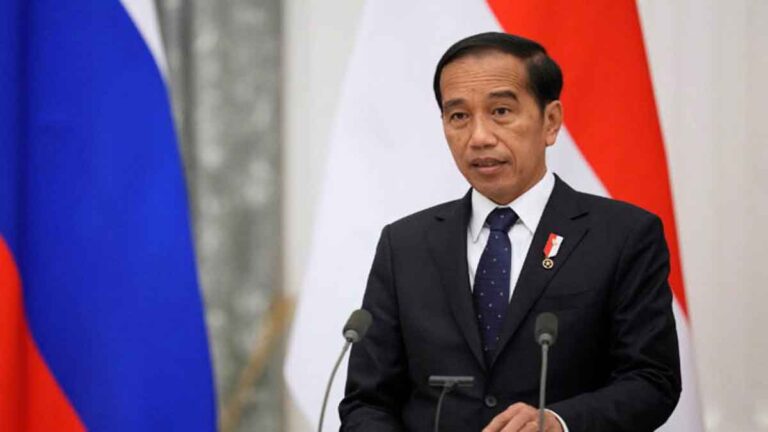 Jokowi Buka Opsi Beli Minyak Murah Rusia di Tengah Krisis Energi