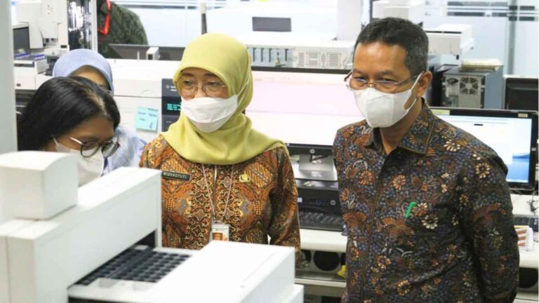 Percepat Penanganan Gagal Ginjal Misterius di Jakarta, Pj Gubernur  Heru Budi Tinjau Laboratorium Kesehatan Daerah