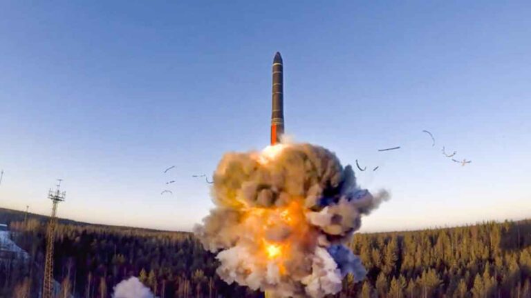 Rusia Melakukan Latihan Senjata Nuklir, NATO Menggelar Latihan Militer Mencegah Serangan Nuklir