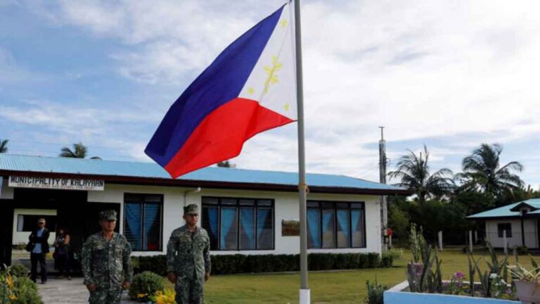 Menhan AS dan Filipina Bahas Aliansi Militer di Tengah Ketegangan Tiongkok-Taiwan