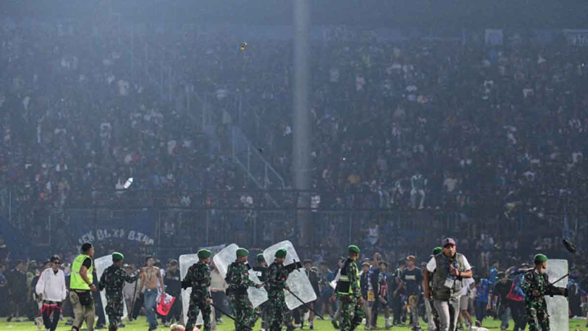 Ratusan Orang Tewas Di Tragedi Stadion Kanjuruhan Malang, Amnesty ...