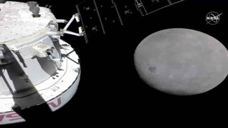 Misi Artemis 1 Mengirimkan Kembali Foto Bulan Perdana dari Luar Angkasa