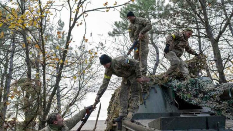 Militer Rusia Mengumumkan Rencana Penarikan Pasukan dari Kherson, Ukraina