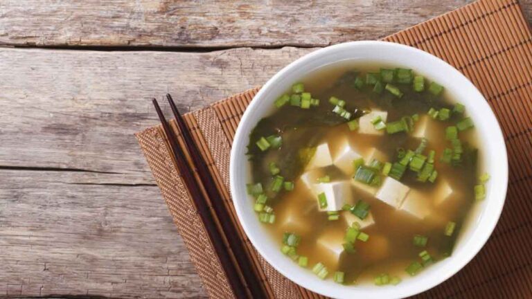 Manfaat Kesehatan Sup Miso Jepang yang Sedikit Diketahui Orang