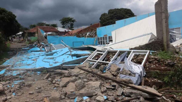 [UPDATE]  271 Warga Meninggal Dunia, 2.043 Terluka dan 56.320 Rumah Rusak Akibat Gempa di Cianjur