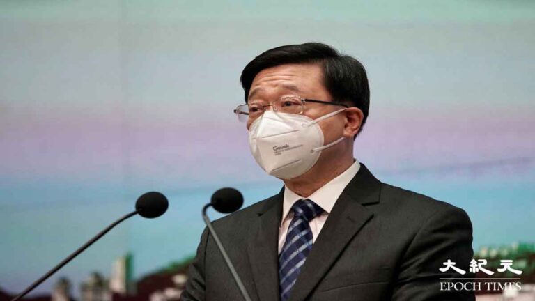 Beijing Jarang Melaporkan Kasus Kematian, Kepala Eksekutif Hong Kong Positif Covid-19 Sempat Bertemu Xi Jinping