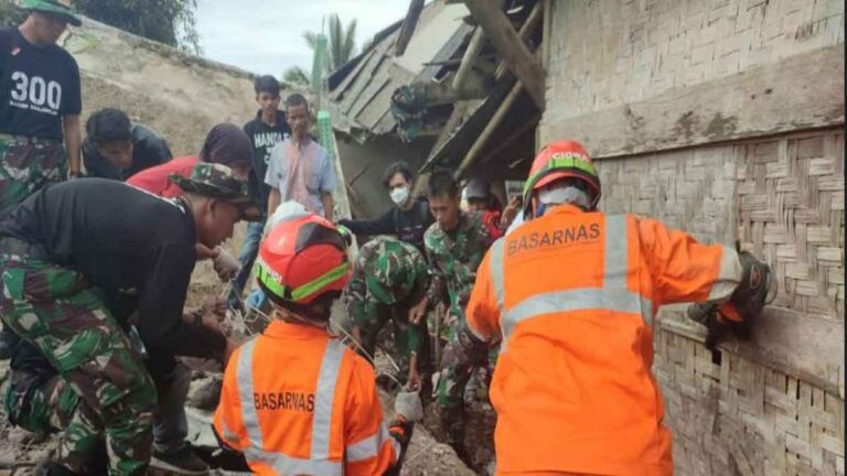 [UPDATE] 103 Meninggal Dunia dan 377 Terluka Pasca Gempa di Cianjur, Mayoritas Tertimpa Bangunan yang Ambruk