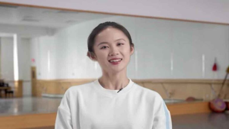 Angelia Wang Mengekspresikan Keindahan Budaya Tiongkok dalam Tari