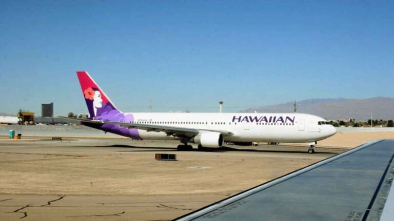 11 Penumpang Terluka Serius Ketika Pesawat Hawaiian Airlines Mengalami Turbulensi