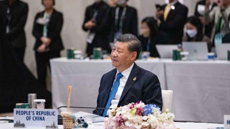 Orang-orang Tiongkok Tak Takut Lagi dengan Tirani, Akhir Xi Jinping Berada dalam Bahaya