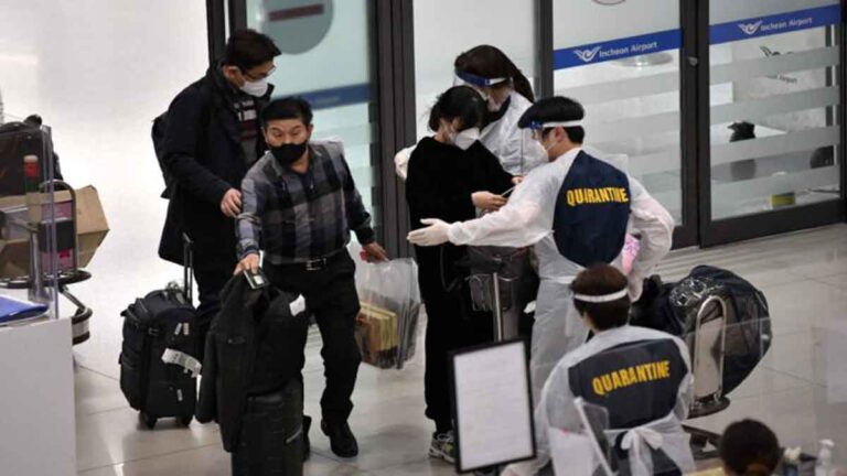 Tak Gentar, Jepang dan Korea Selatan Mempertahankan Tindakan COVID-19 Setelah Ditekan Tiongkok dengan Membekukan Layanan Visa