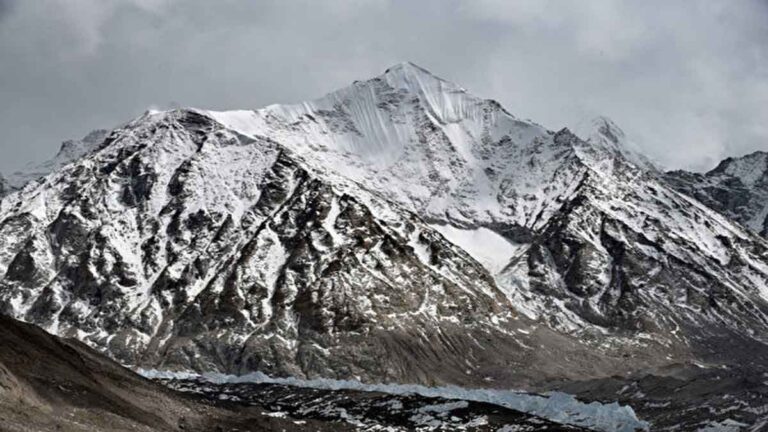 <strong>Longsor di Terowongan Tibet,  8 Orang Dilaporkan Tewas dan  Jumlah yang Hilang Belum Diketahui</strong>
