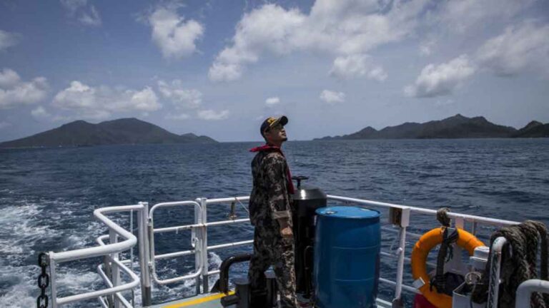 Kapal Coast Guard Tiongkok Berkeliaran, TNI AL Kirim Kapal Perang dan Drone  ke Laut Natuna