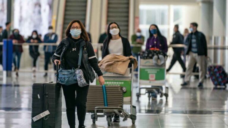 Pakar : Otoritas Tiongkok Dinilai Sengaja Mendorong Warga Terinfeksi COVID-19 Demi Mencapai Herd Immunity