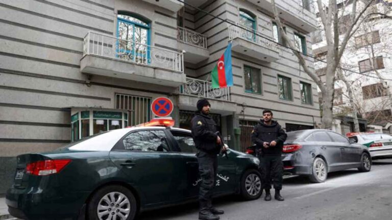 <strong>Pria Bersenjata Serbu Kedutaan Azerbaijan di Iran, Tewaskan 1 Orang dan 2 Lainnya Terluka</strong>