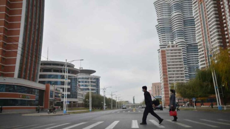 <strong>Korea Utara Mengunci Ibu Kota Karena “Penyakit Pernapasan”</strong>