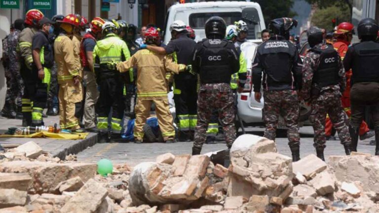 <strong>Gempa Kuat Magnitudo 6.8 Mengguncang Ekuador, Menewaskan Belasan Jiwa dan Banyak Bangunan Rusak</strong>