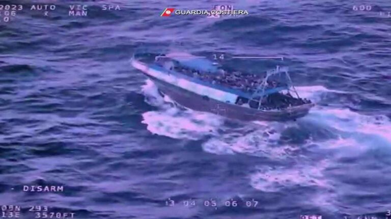 <strong>Otoritas Italia Mencegat 3 Kapal yang Mengangkut 1.300 Lebih Imigran Ilegal </strong>