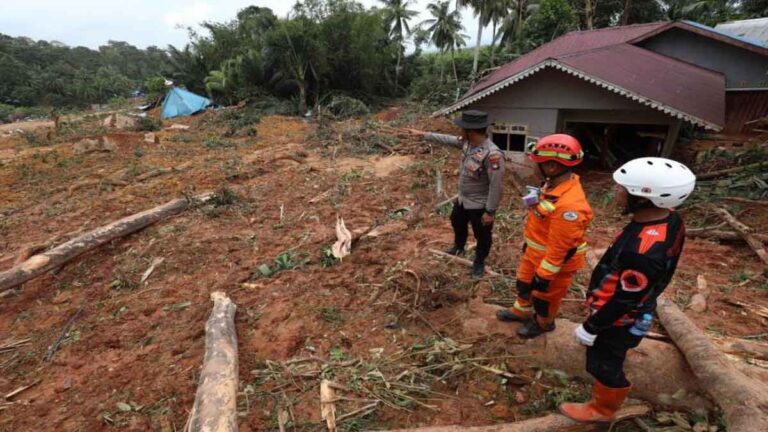 Longsor Pulau Serasan, Natuna, 30 Jenazah Ditemukan dan 24 Warga Masih Hilang