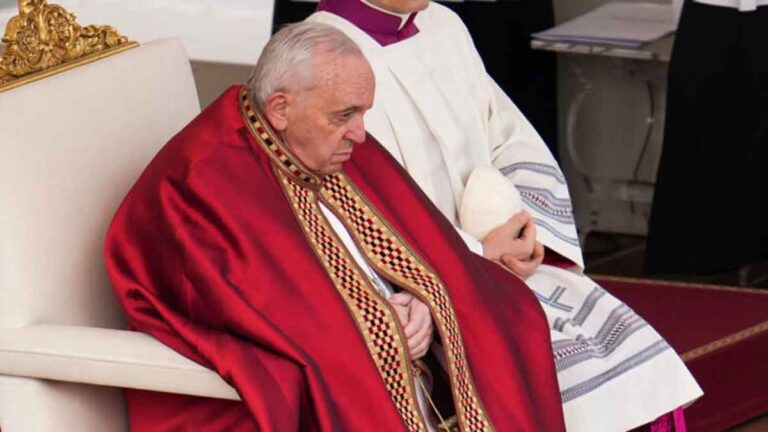 Paus Fransiskus Dirawat di Rumah Sakit Karena Infeksi Saluran Pernafasan, Menjalani Perawatan