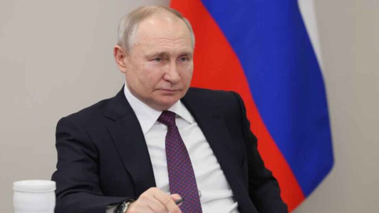 <strong>Pengadilan Kriminal Internasional Terbitkan Surat Perintah Penangkapan Vladimir Putin</strong>