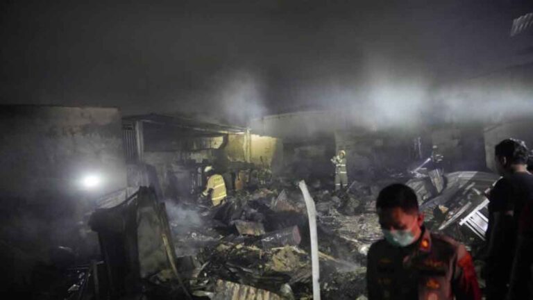 UPDATE : 17 Tewas, 49 Luka Berat dan 1.085 Jiwa Mengungsi Akibat Kebakaran Depo Pertamina Plumpang