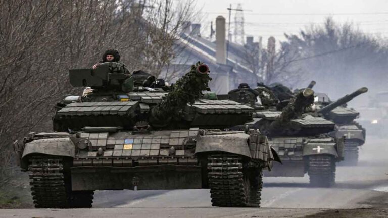 Ukraina Serang Pangkalan Udara Crimea, AS Kembali Membantu Ukraina