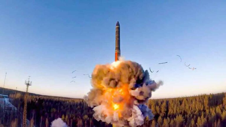 Rusia Telah Mengirim Senjata Nuklir Gelombang Pertamanya ke Belarusia