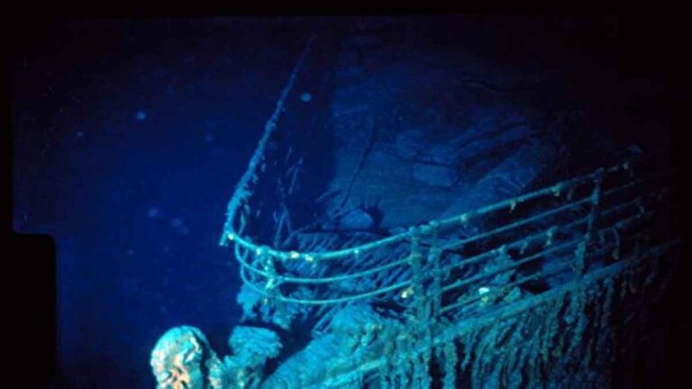 Kapal Selam Membawa 5 Turis Termasuk Hamish Harding yang Mengunjungi Bangkai Kapal Titanic Hilang di Dasar Laut