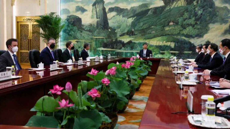 Tidak Biasanya Xi Jinping Duduk Sendirian di Tengah Meja Pertemuan Delegasi Blinken dengan Wang Yi