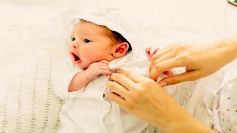 Peneliti Menguraikan 5 ‘Kata’ Paling Umum yang Diucapkan Bayi Baru Lahir
