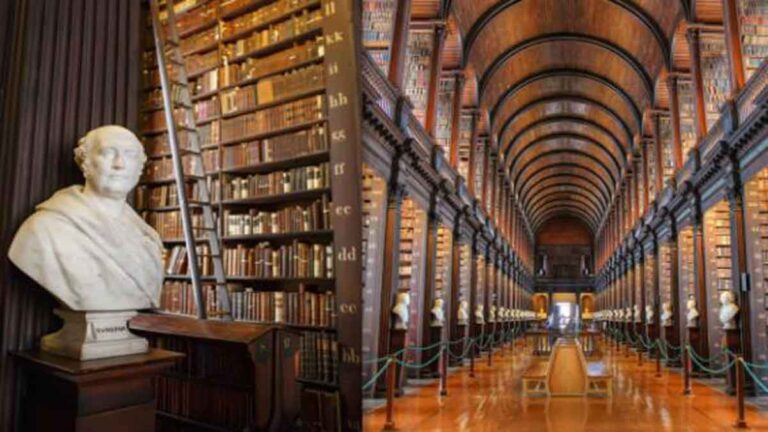Perpustakaan Terbesar Irlandia Berusia 300 Tahun dengan 200.000 Buku Langka