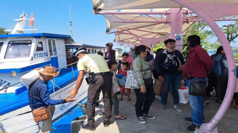 Ribuan Wisatawan Berkunjung ke Pulau Tidung, Kepulauan Seribu Saat Libur Cuti Bersama Iduladha 2023