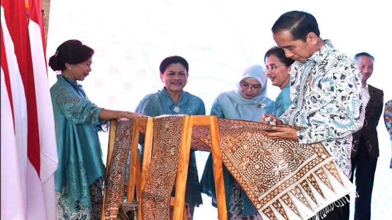 Buka Gelar Batik Nusantara, Jokowi Apresiasi Para Pelaku Batik di Tanah Air