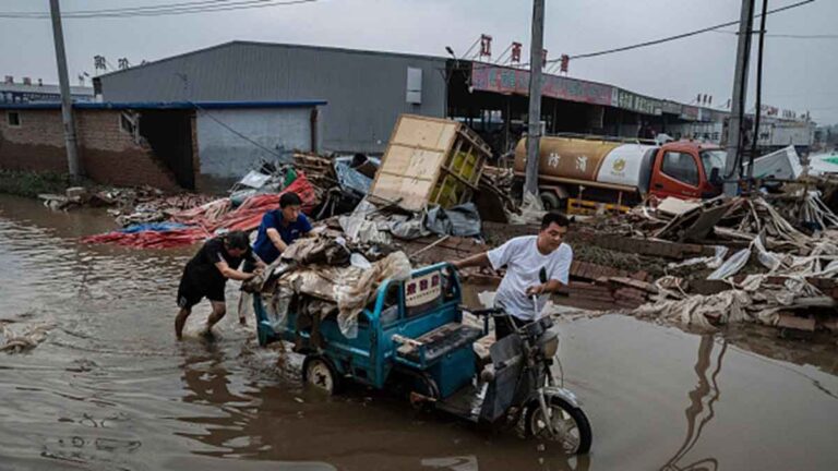 Beberapa Video: Banjir Zhuozhou, Tiongkok Berangsur-angsur Surut, Jenazah Manusia dan Bangkai Ternak Terekspos