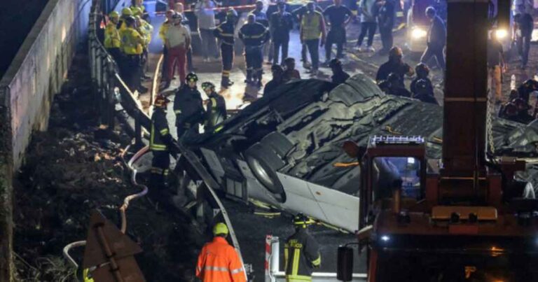 21 Orang Tewas dan 18 Lainnya Terluka Saat Bus Wisata di Venesia Jatuh dari Jembatan dan Meledak Hingga Terbakar