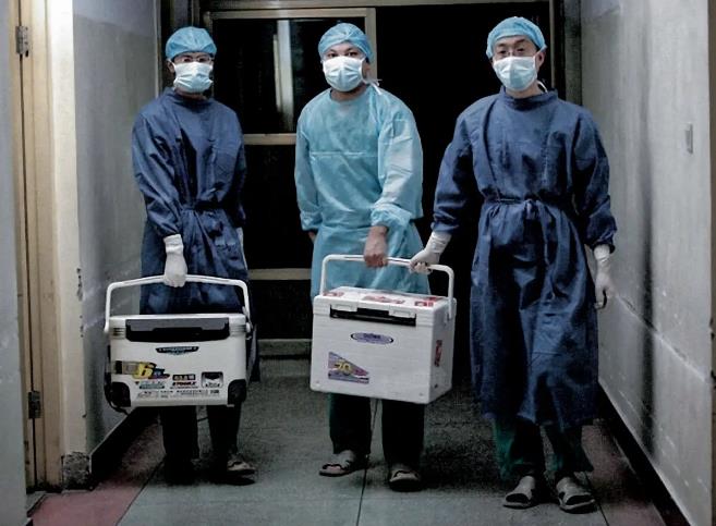 Spesialis Transplantasi Paru-paru Tiongkok Memamerkan Hasil Perbuatannya, Mengungkap Operasi Gelap Pengambilan Organ PKT