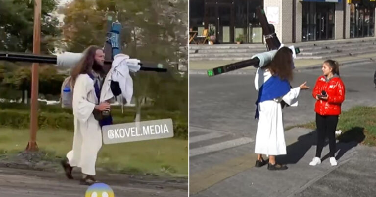 Pria Amerika Berpakaian Seperti Yesus Berjalan Membawa Kayu Salib dari Polandia ke Ukraina