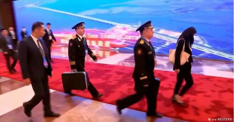 Ada Adegan Langka yang Terekam Reporter Saat Putin Bertemu Xi Jinping di Beijing