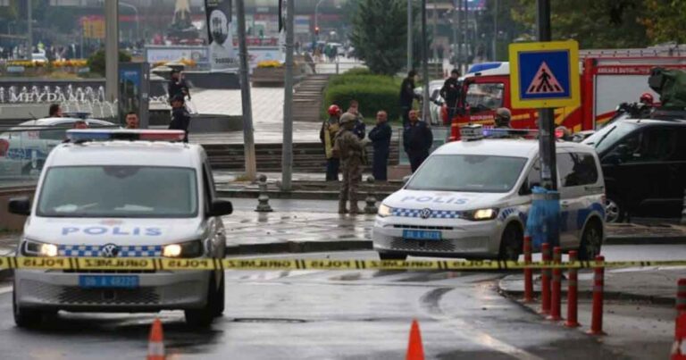 Dua Pengebom Bundir Tewas dan 2 Polisi Terluka dalam ‘Serangan Teroris’ di Ibukota Turkiye