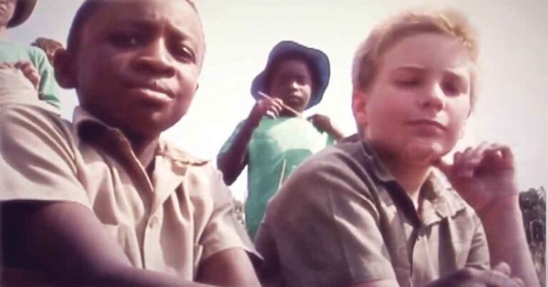 (Misteri yang Belum Terpecahkan) Peristiwa UFO di Ruwa Zimbabwe  : Temuan Menakjubkan Puluhan Siswa SD