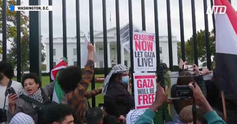 Massa Bela Palestina Kepung Gedung Putih di Washington 