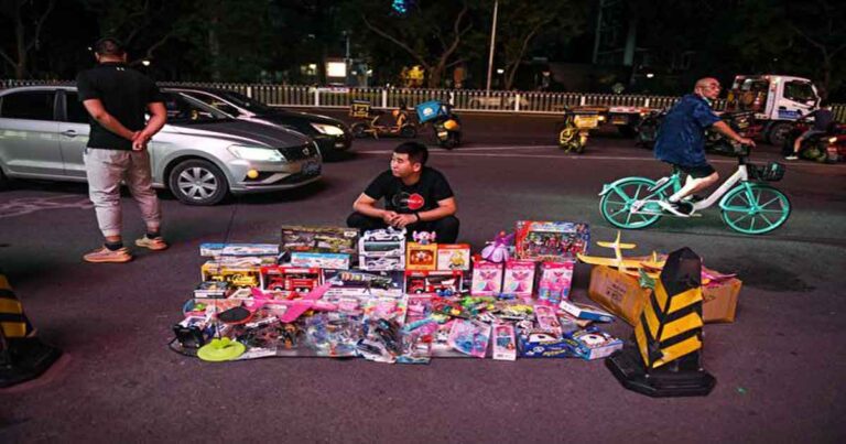 Kemerosotan Ekonomi Menimbulkan Peningkatan Ketidakpuasan Publik Tiongkok Terhadap Rezim