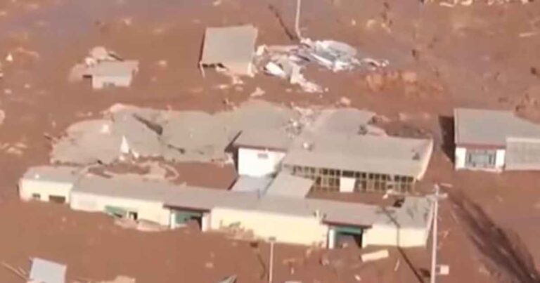 Gempa Kuat di Gansu, Tiongkok  Menimbulkan Banyak Korban Jiwa, Lumpur Setinggi Tiga Meter Mengubur Dua Desa