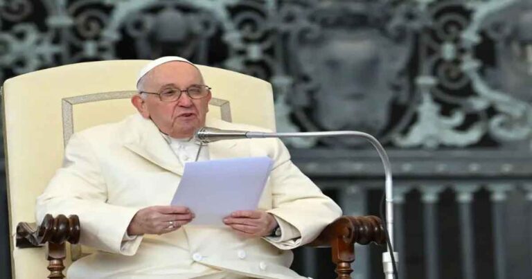 Umat Katolik Terbelah Karena Seruan Paus Fransiskus Izinkan Pemberkatan Pasangan Sejenis
