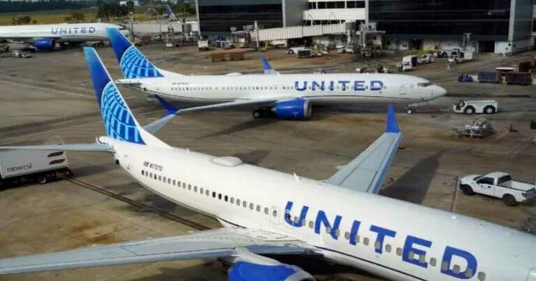 United Airlines : Sejumlah Boeing 737 MAX 9 Bermasalah dengan Baut di Pintu Pesawat yang Kendur