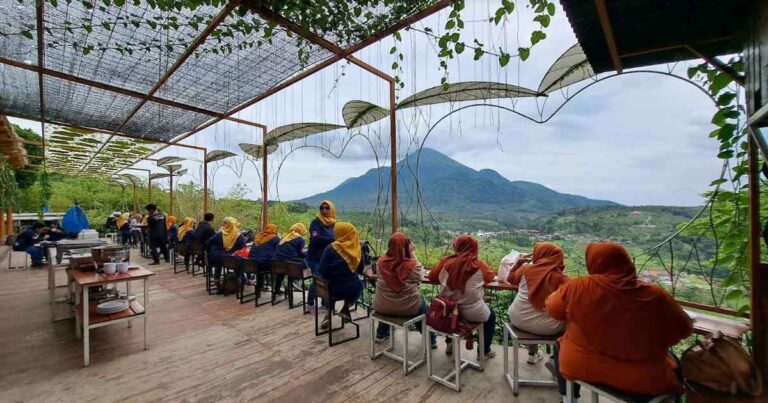 Jungle Cafe Trawas & Nilai-Nilai Perjuangannya