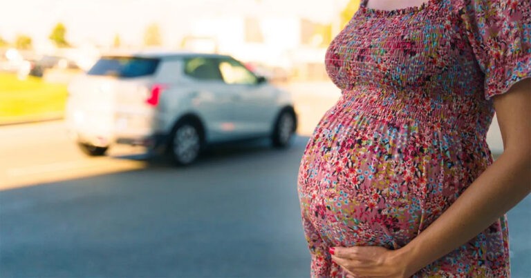 Wanita Memalsukan 17 Kehamilan untuk Mengumpulkan Tunjangan Persalinan dan Melewatkan Pekerjaan