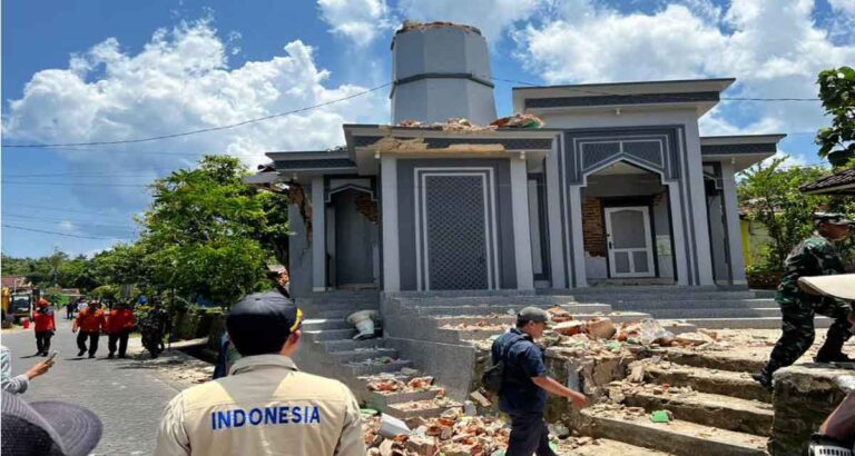 Kepala BNPB Tinjau Lokasi Terdampak Gempa di Pulau Bawean